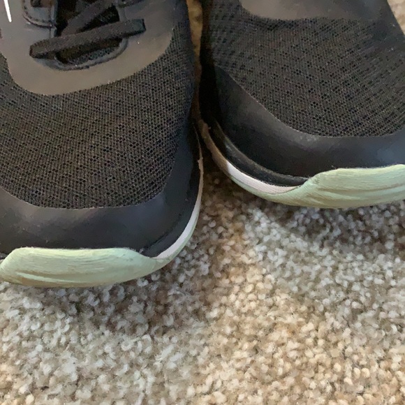 Comfy sneakers/walking shoes! - Picture 6 of 9